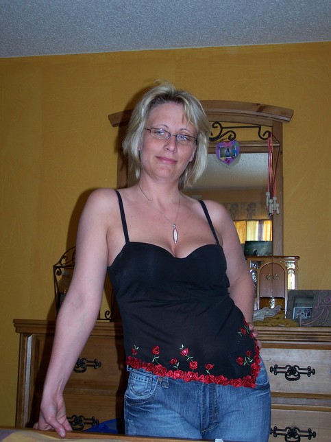 Karen cherche de beaux jeunes hommes